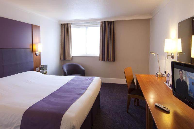 Premier Inn Crewe Nantwich Exterior foto
